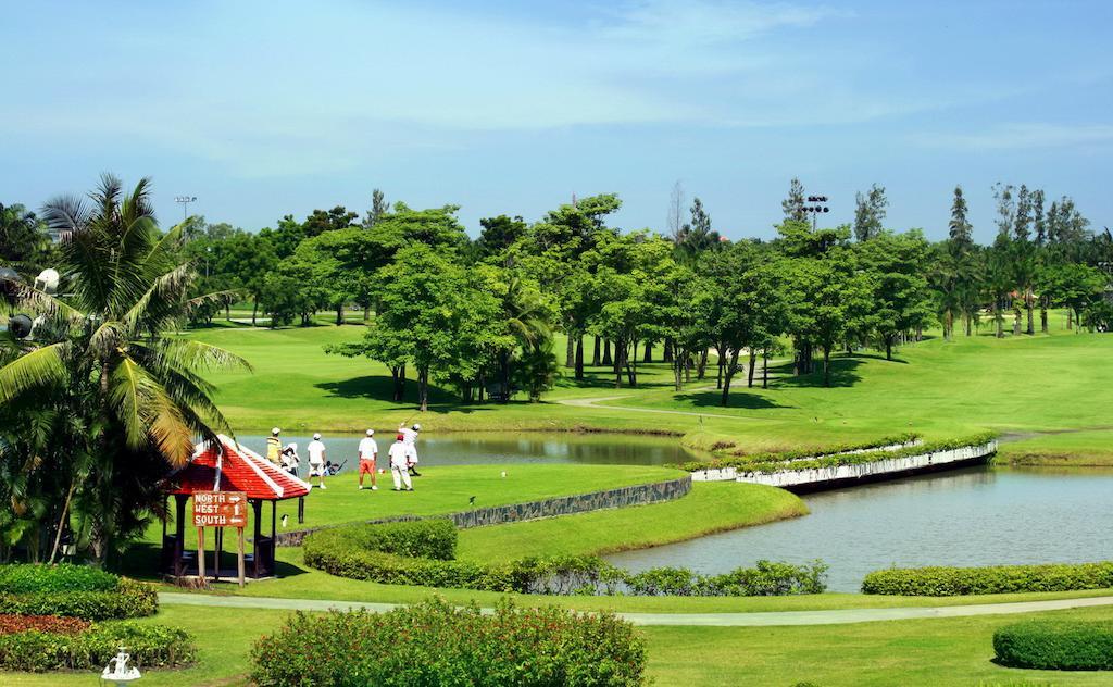 Pinehurst Golf Club And Hotel Pathum Thani Exterior foto